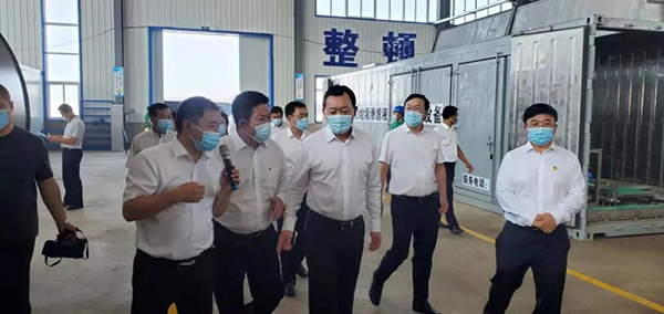 朝陽市委副書記、市長謝衛(wèi)東蒞臨一諾環(huán)保產(chǎn)業(yè)園考察并指導(dǎo)工作